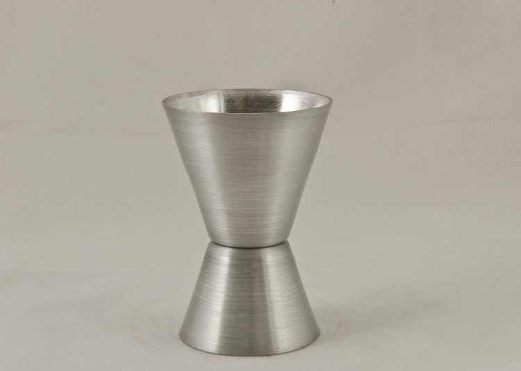 Two Sided Jigger, Silver. 1 1/2 oz. and 3/4 oz. - Click Image to Close